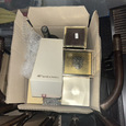 【川西市寺畑にてお部屋の片付けサポート！不用品処分のお手伝いとカメラ・ブランド香水の「お買取り」】